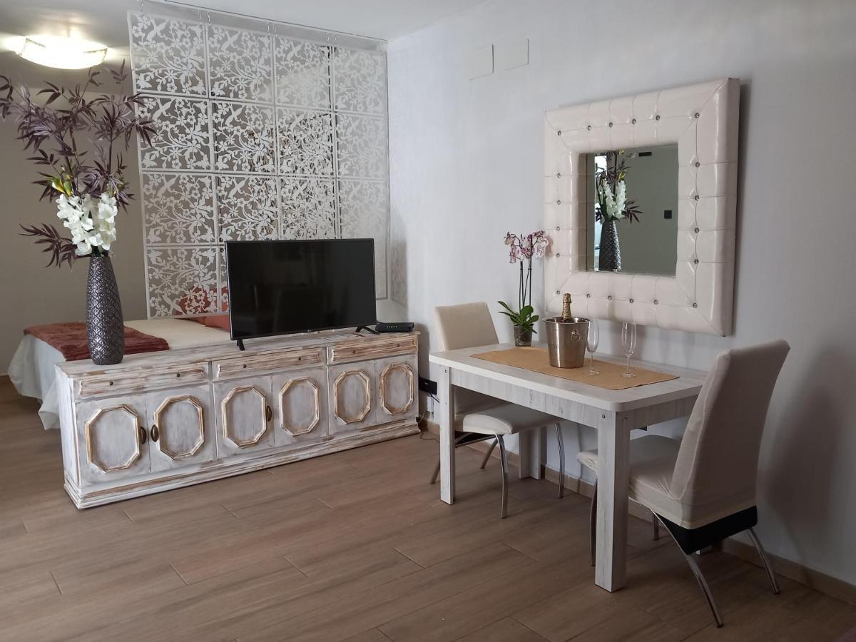 Apartamentos De La Haya & Suite Con Jacuzzi, Junto Al Teatro Romano Mérida Exterior photo