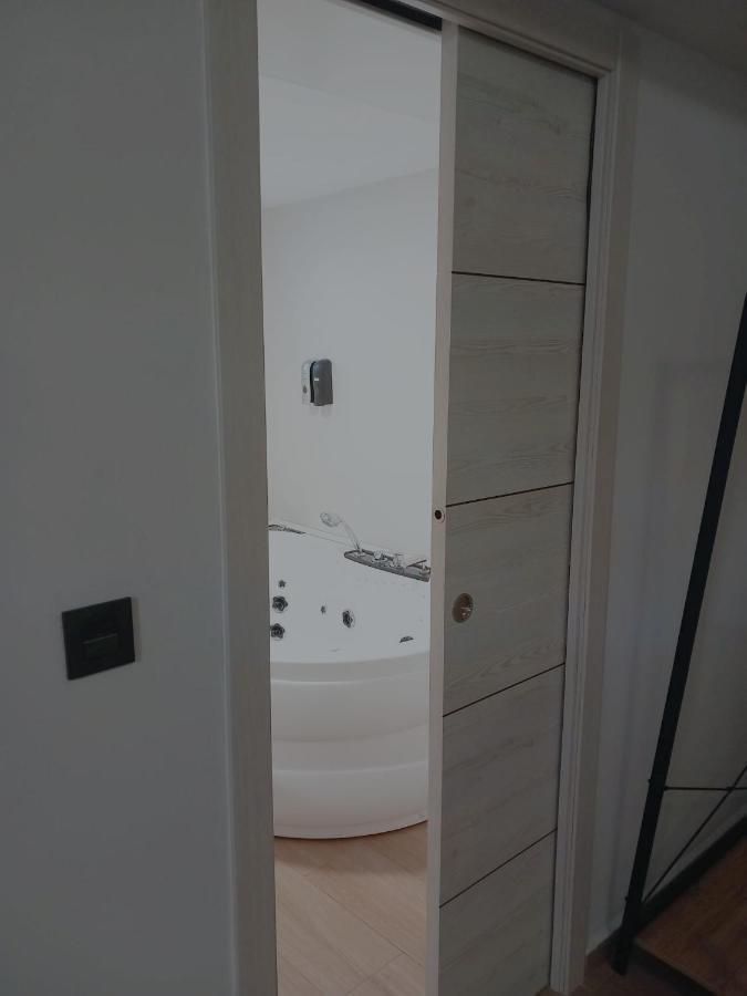 Apartamentos De La Haya & Suite Con Jacuzzi, Junto Al Teatro Romano Mérida Exterior photo