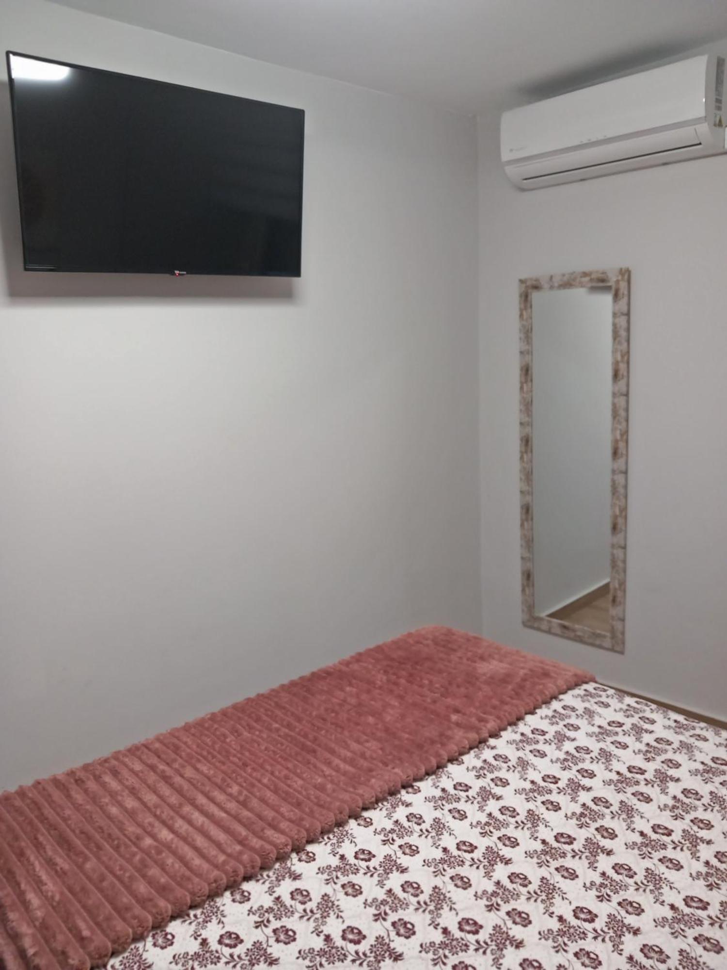 Apartamentos De La Haya & Suite Con Jacuzzi, Junto Al Teatro Romano Mérida Exterior photo